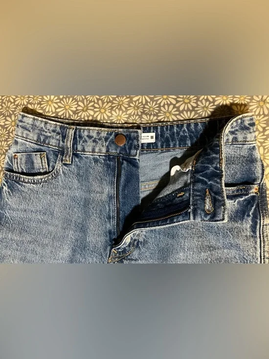 Zara Woman’s Light Blue Denim Jean Shorts - Picture 3 of 5